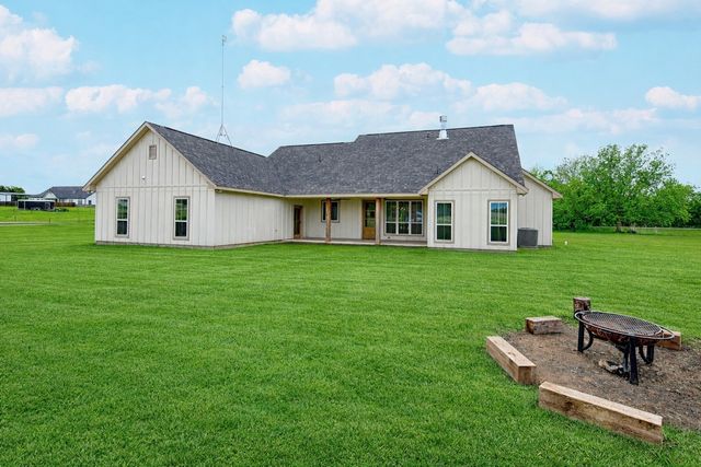4656 County Road 1040, Celeste, TX 75423
