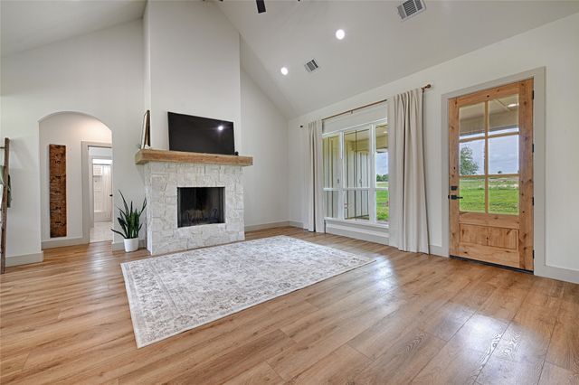 4656 County Road 1040, Celeste, TX 75423