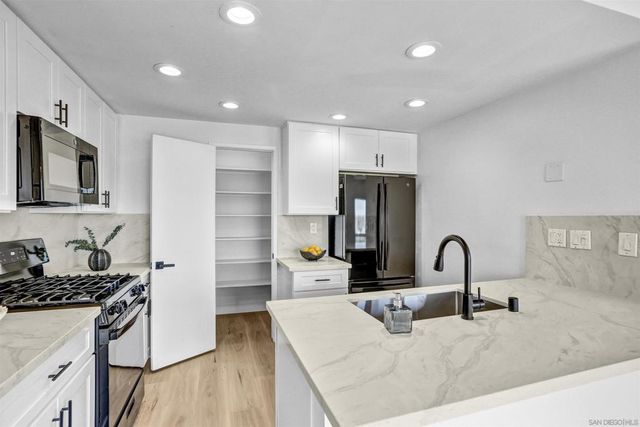 6821 Fashion Hills Blvd, San Diego, CA 92111