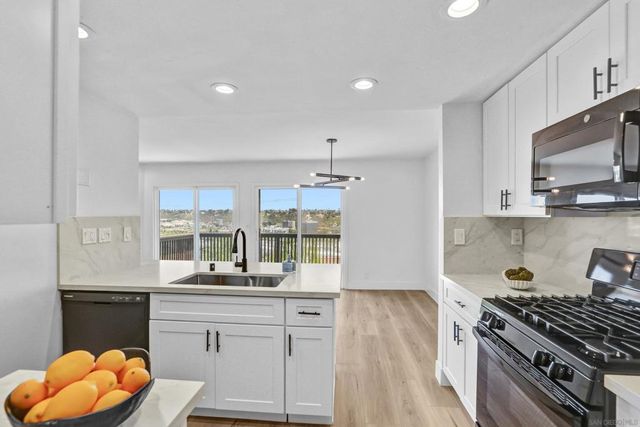 6821 Fashion Hills Blvd, San Diego, CA 92111