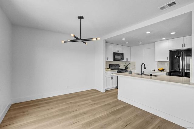 6821 Fashion Hills Blvd, San Diego, CA 92111