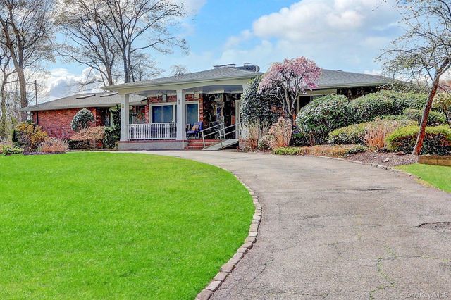 36 Landview Drive, Dix Hills, NY 11746