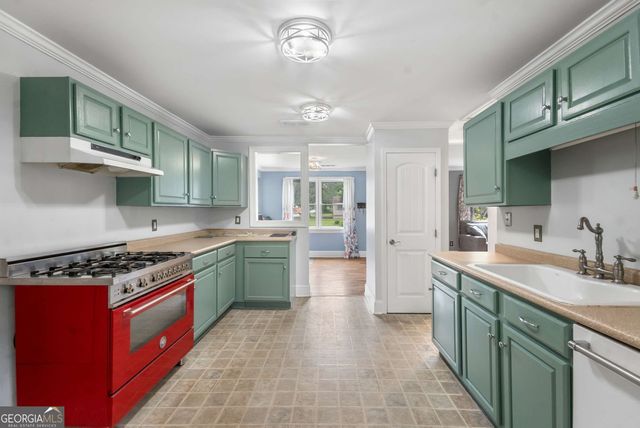 975 South Avenue, Forest Park, GA 30297