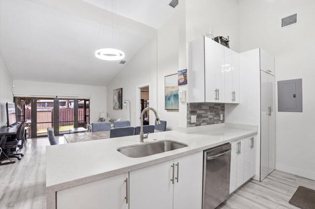 3414 Freedom Drive, Hollywood, FL 33021