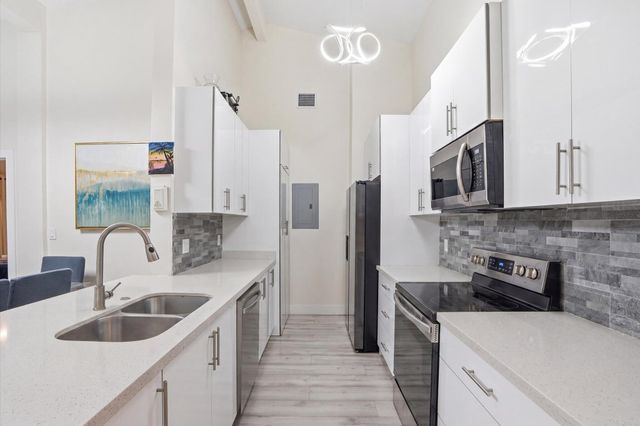 3414 Freedom Drive, Hollywood, FL 33021