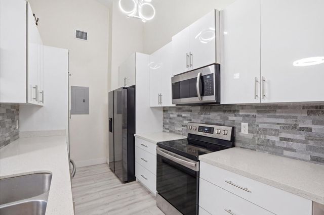 3414 Freedom Drive, Hollywood, FL 33021