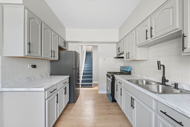 9954 S Wallace Avenue, Chicago, IL 60628