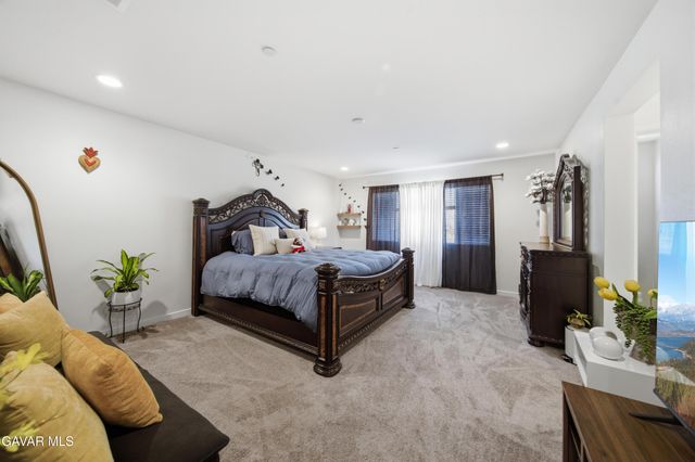 4323 W Ivesbrook Street, Lancaster, CA 93536