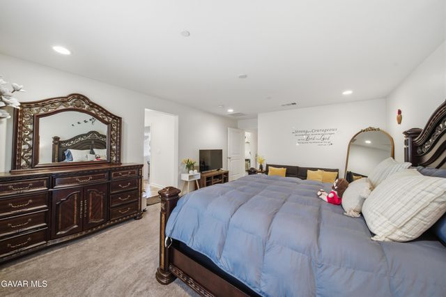 4323 W Ivesbrook Street, Lancaster, CA 93536
