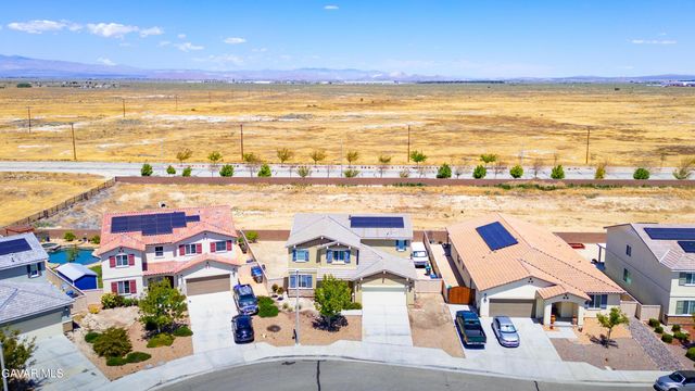 4323 W Ivesbrook Street, Lancaster, CA 93536