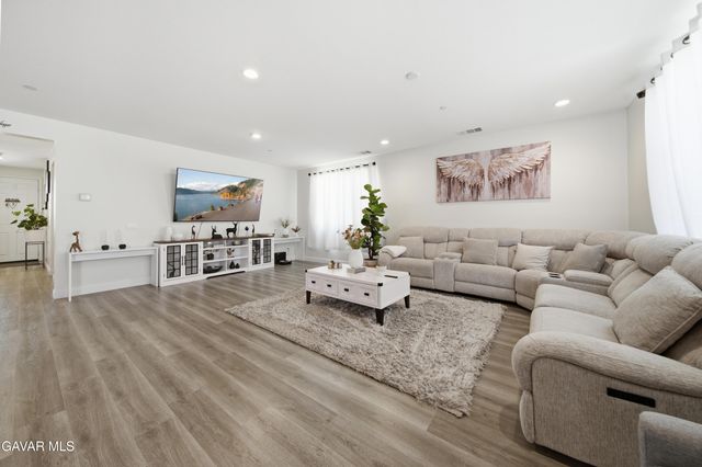 4323 W Ivesbrook Street, Lancaster, CA 93536