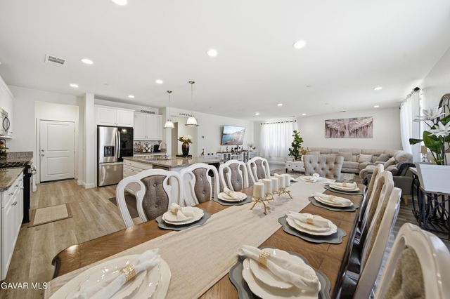 4323 W Ivesbrook Street, Lancaster, CA 93536