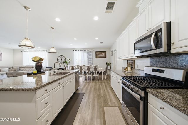 4323 W Ivesbrook Street, Lancaster, CA 93536