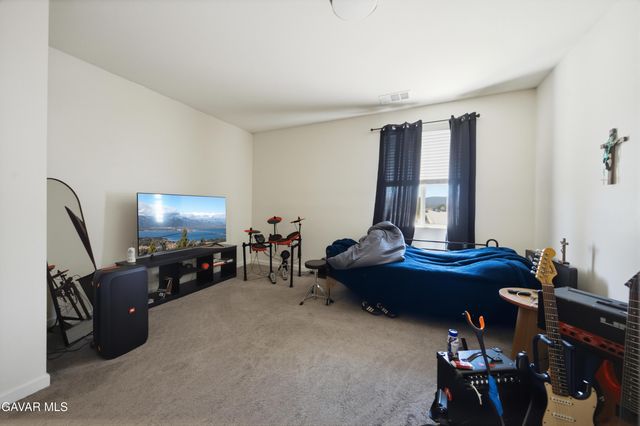 4323 W Ivesbrook Street, Lancaster, CA 93536
