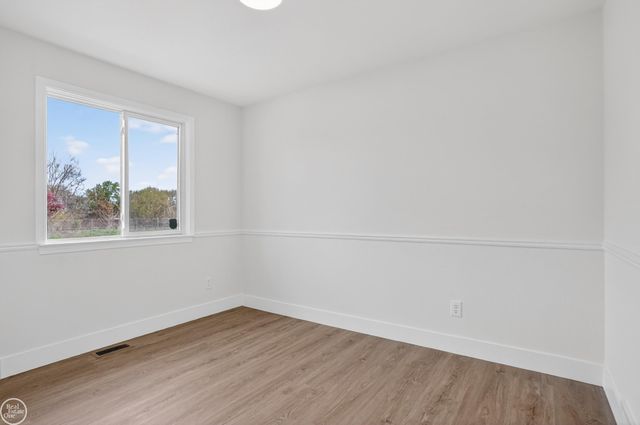 16310 E 11 Mile Road, Roseville, MI 48066
