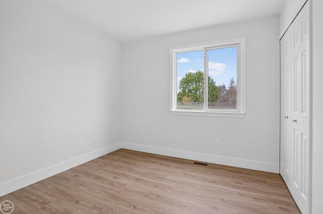 16310 E 11 Mile Road, Roseville, MI 48066