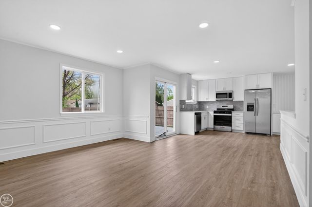 16310 E 11 Mile Road, Roseville, MI 48066