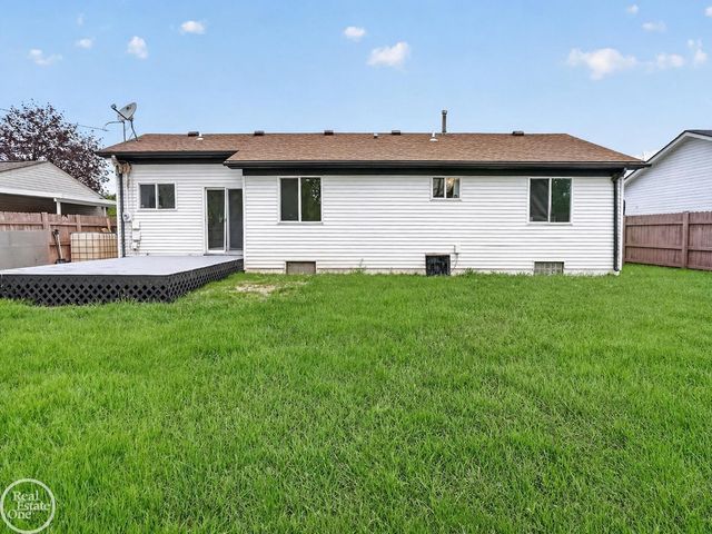16310 E 11 Mile Road, Roseville, MI 48066