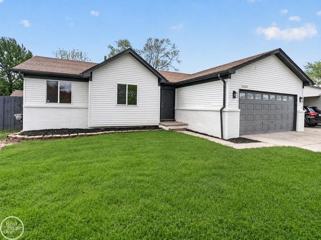 16310 E 11 Mile Road, Roseville, MI 48066