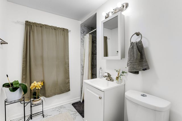 4951 W Concord Place, Chicago, IL 60639