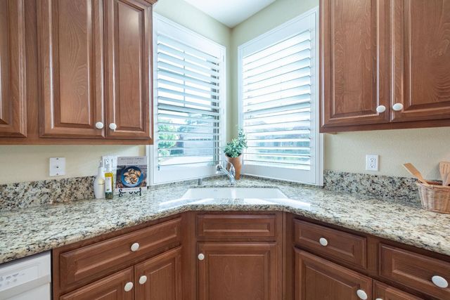 1376 Volonne Dr, Roseville, CA 95747