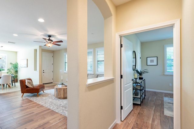 1376 Volonne Dr, Roseville, CA 95747