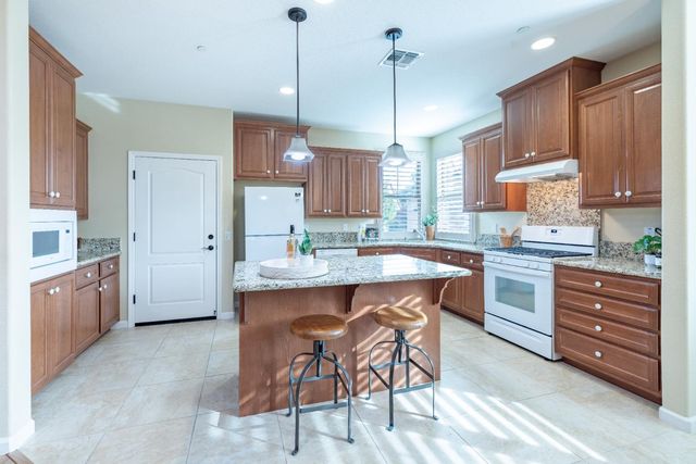 1376 Volonne Dr, Roseville, CA 95747