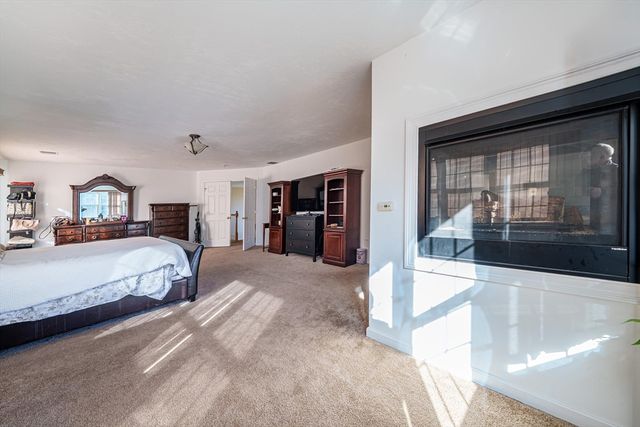 300 Crownshield Avenue, Uxbridge, MA 01569