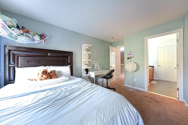 300 Crownshield Avenue, Uxbridge, MA 01569