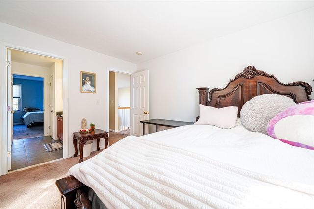 300 Crownshield Avenue, Uxbridge, MA 01569