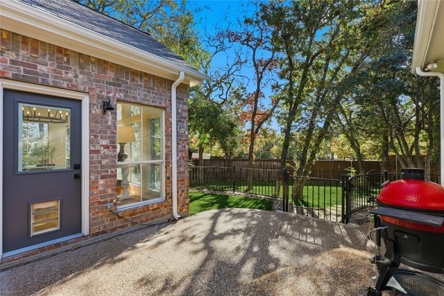 2006 Postwood Court, Corinth, TX 76210