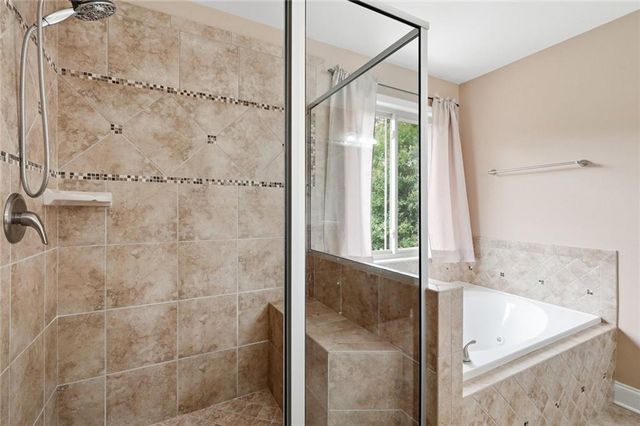 3475 Golfe Links Drive, Snellville, GA 30039