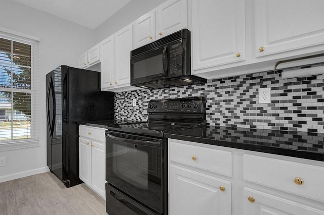 2571 Rustling Oak Boulevard, Hilliard, OH 43026