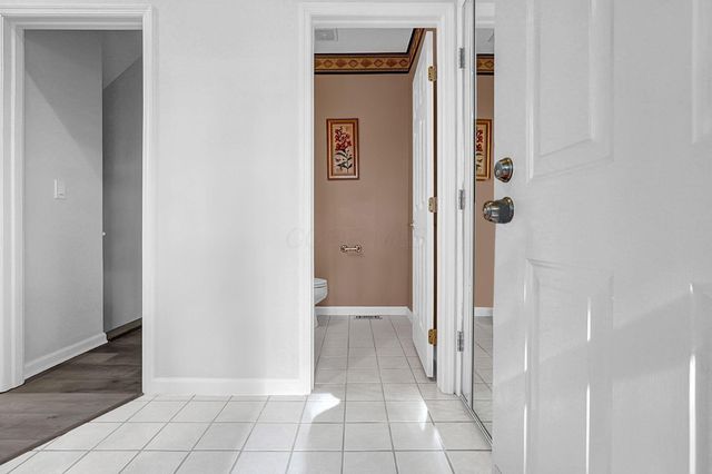 2571 Rustling Oak Boulevard, Hilliard, OH 43026