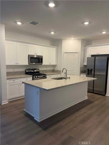 32879 Manhattan Avenue, Winchester, CA 92596