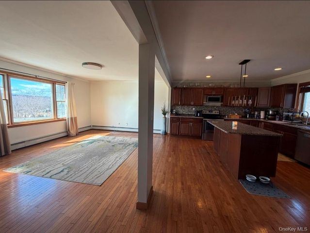 166 Burnt Corners Road, Middletown, NY 10940
