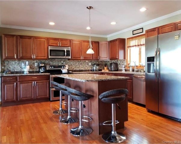 166 Burnt Corners Road, Middletown, NY 10940