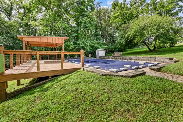 3111 Ashland City Rd, Clarksville, TN 37043