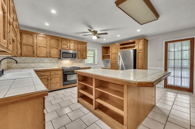 3111 Ashland City Rd, Clarksville, TN 37043