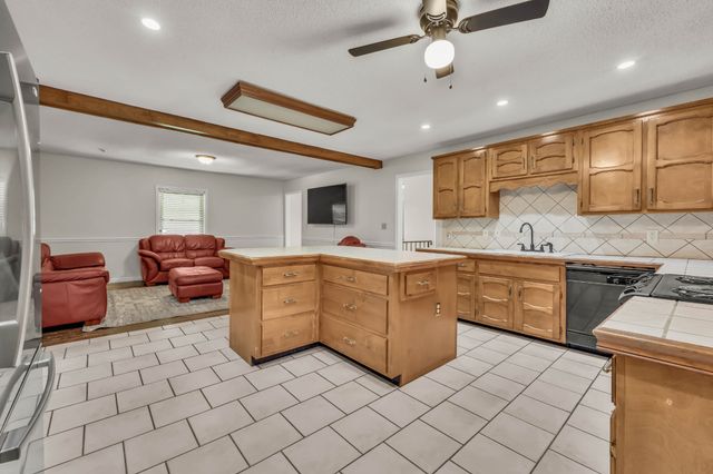 3111 Ashland City Rd, Clarksville, TN 37043