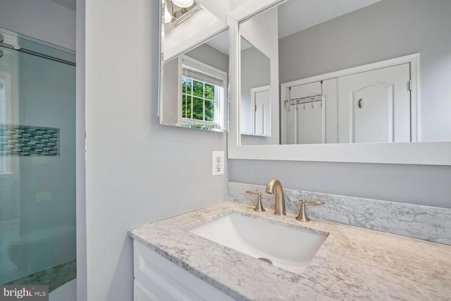 4049 COLUMBIA PIKE, Arlington, VA 22204