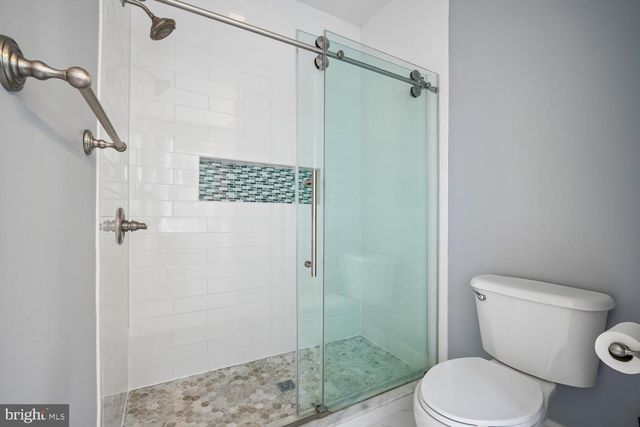 4049 COLUMBIA PIKE, Arlington, VA 22204