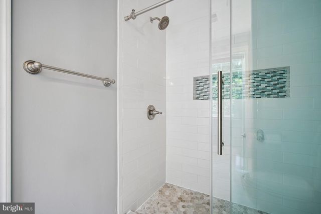 4049 COLUMBIA PIKE, Arlington, VA 22204