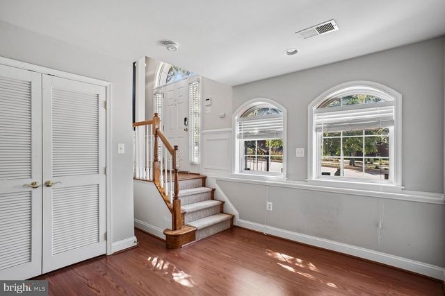 4049 COLUMBIA PIKE, Arlington, VA 22204