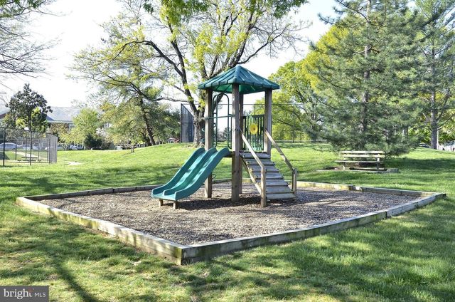 4049 COLUMBIA PIKE, Arlington, VA 22204