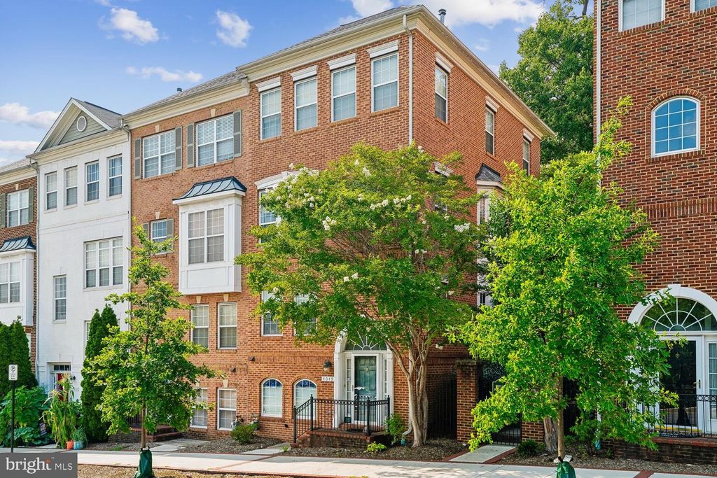 4049 COLUMBIA PIKE, Arlington, VA 22204
