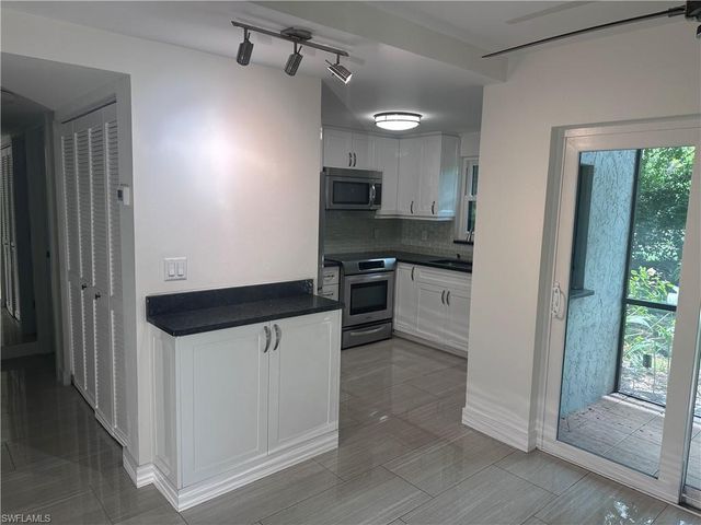 1440 Green Valley CIR W 601, Naples, FL 34104