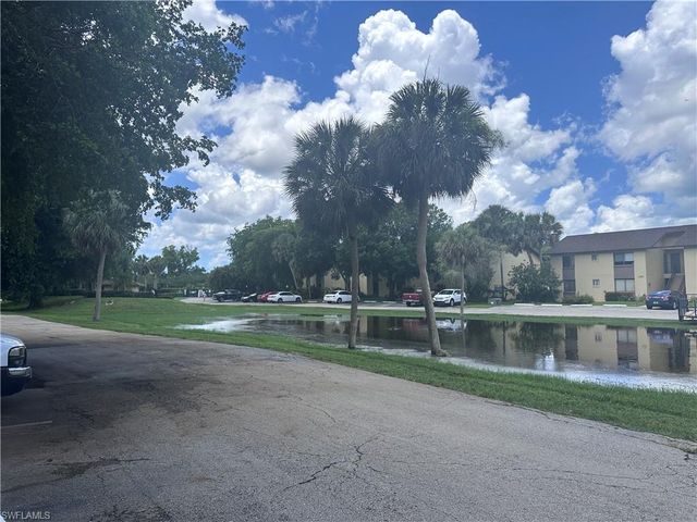 1440 Green Valley CIR W 601, Naples, FL 34104