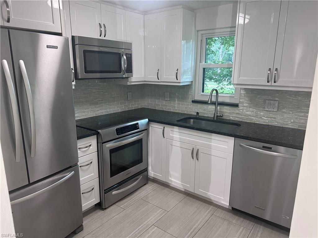 1440 Green Valley CIR W 601, Naples, FL 34104