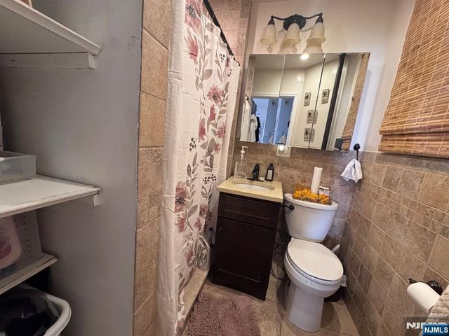 27 66th Street 4, West New York, NJ 07093